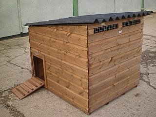 Isis : duck house for taller breeds of waterfowl